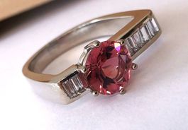 Auffallender C.B Bucherer Ring 750 WG Diamant pink Turmalin