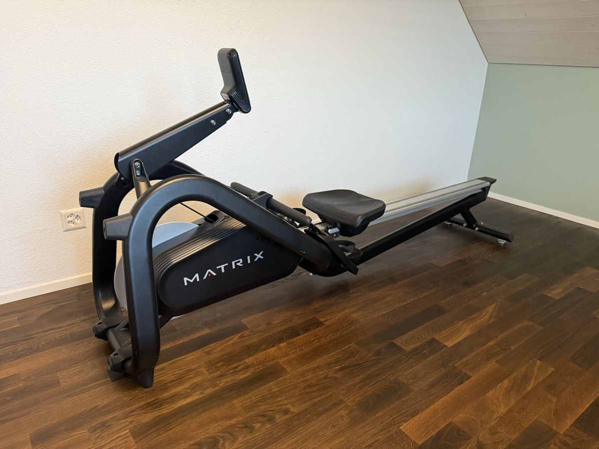 Vélos d'appartement: Matrix Rudergerät  Neupreis 3000.- – D'occasion à Oberhofen AG par Stevymueller