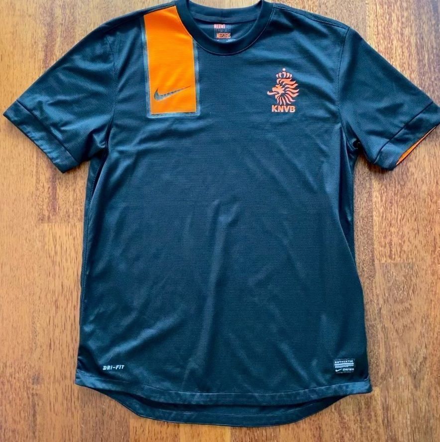 Nike Canottiere & Pantaloni: Niederlande away Shirt - Saison 2012 – Nuovo (secondo la descrizione) da Hermetschwil-Staffeln venduto da Beat131
