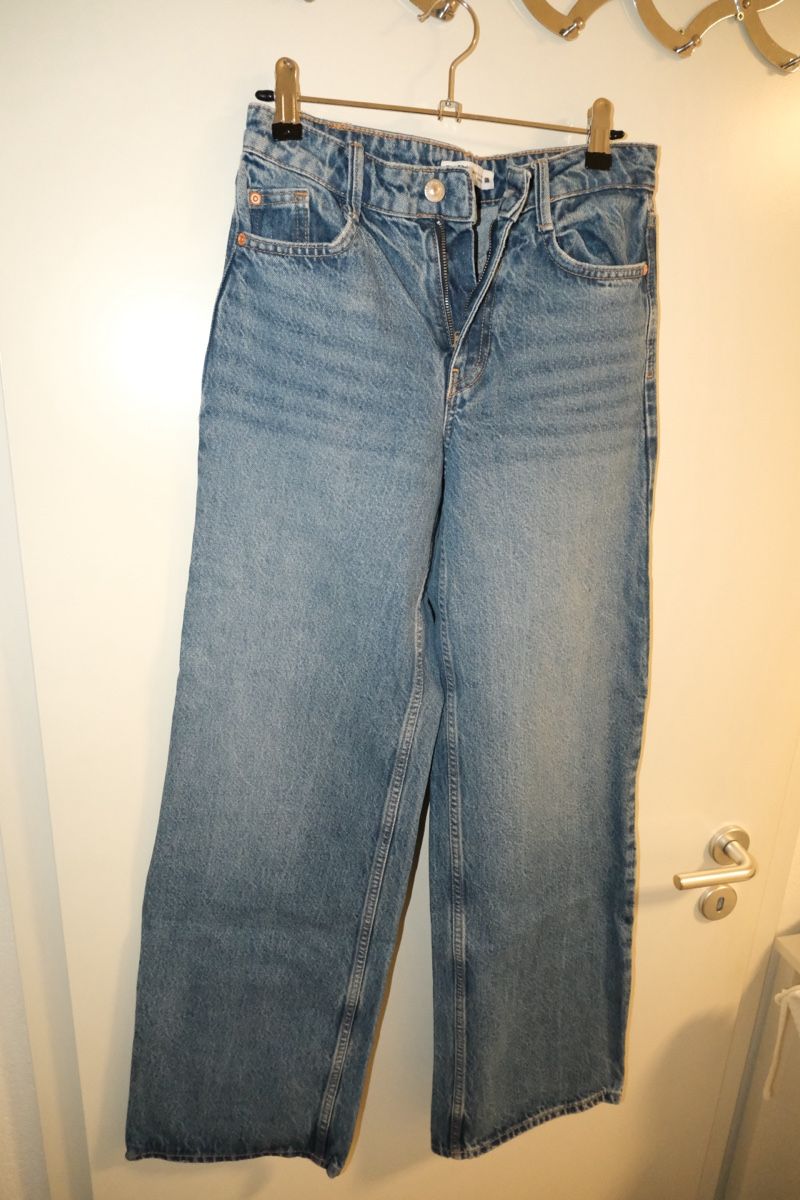 Zara Jeans: Jeans Zara blau – Nuovo (secondo la descrizione) da Steffisburg venduto da GianZurbruegg