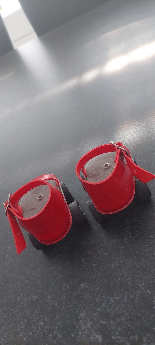 Sasha Morgenthaler Bambole: Puppenrollschuhe  – Nuovo (secondo la descrizione) da Muri AG venduto da nindo1 2