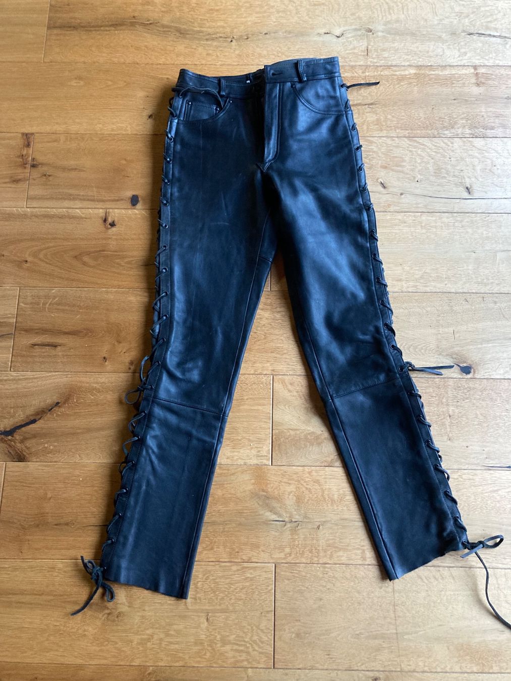 IXS Pantaloni: IXS Lederhosen Grösse M – Nuovo (secondo la descrizione) da Gamsen venduto da Walliserpower