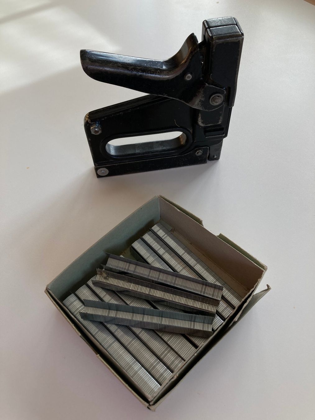 Bostitch Tutti gli attrezzi: BOSTITCH T5 Tacker, Handtacker / Heftpistole mit Klammern ! – Usato da Chur venduto da Hermes421 4