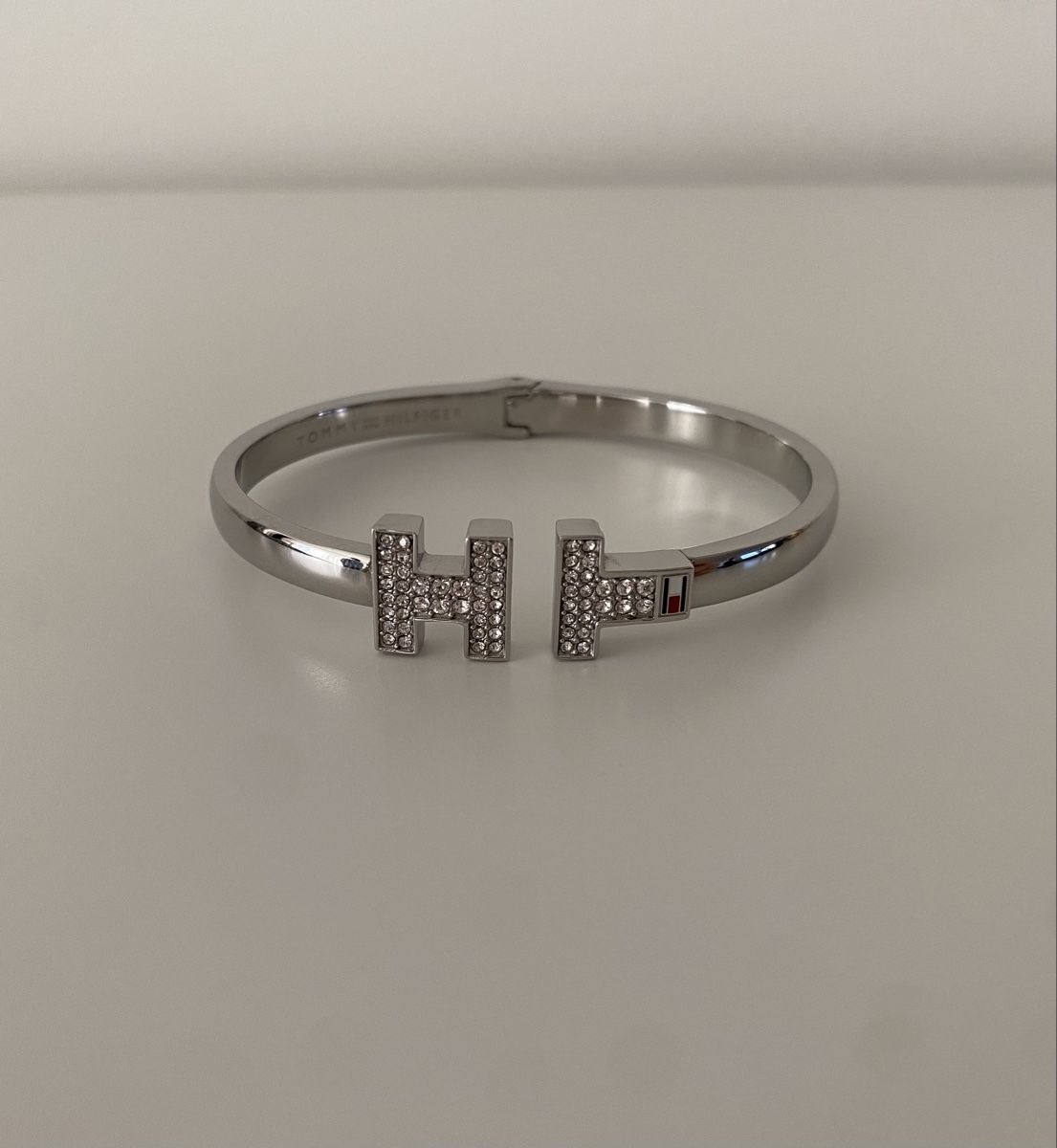 Tommy Hilfiger Bracciali & Braccialetti: Tommy Hilfiger Armreif Silber – Usato da Schlatt TG venduto da joshikenobi