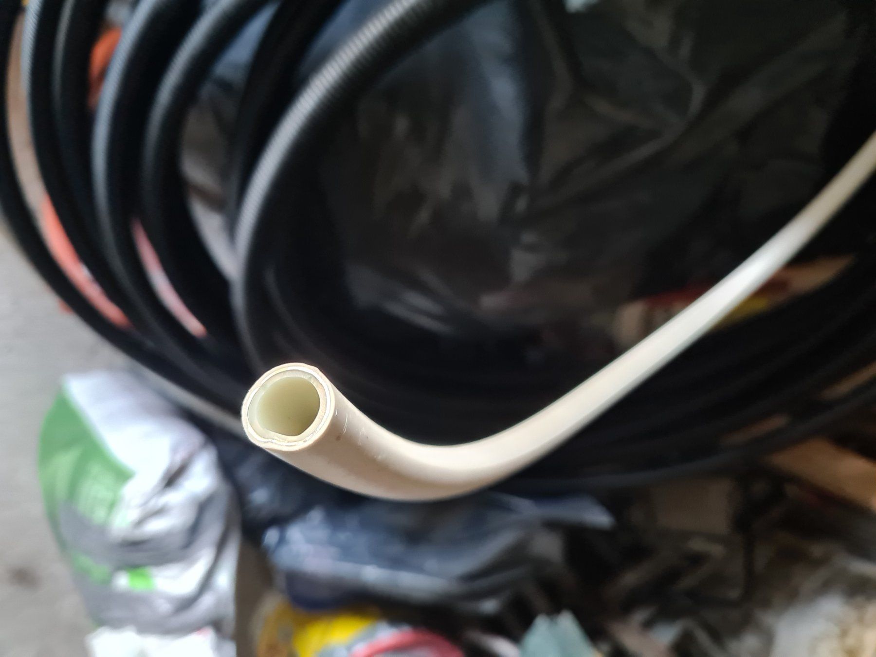 Tubi & Tubi flessibili: Sanipex – Usato da Schänis venduto da Ducati10 1