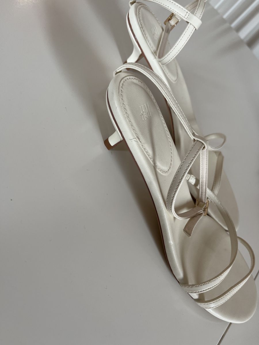 H&M Damenschuhe: Talon blanches H&M, taille 40 – Neu (gemäss Beschreibung) aus Lausanne von mae_dj7r 1