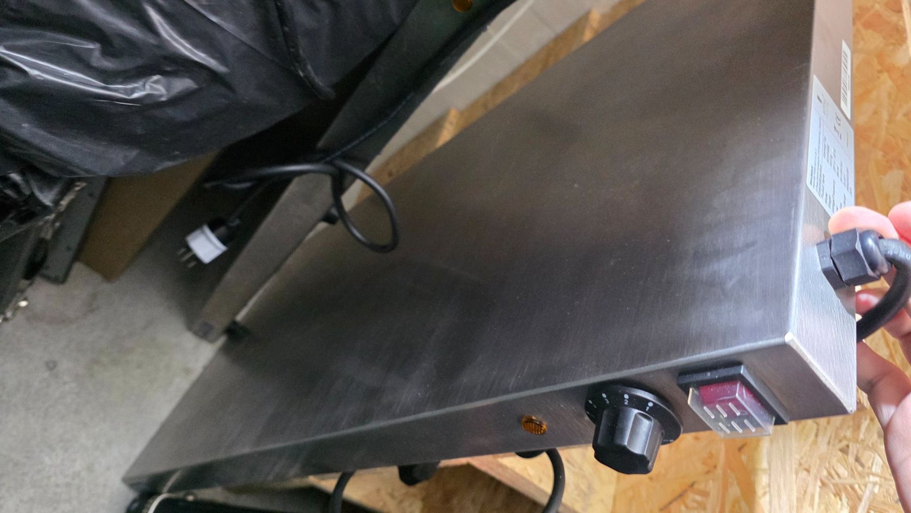 Elettrodomestici da cucina: Warmhalteplatte 100x50cm – Usato da Schlieren venduto da Soriafranco 2