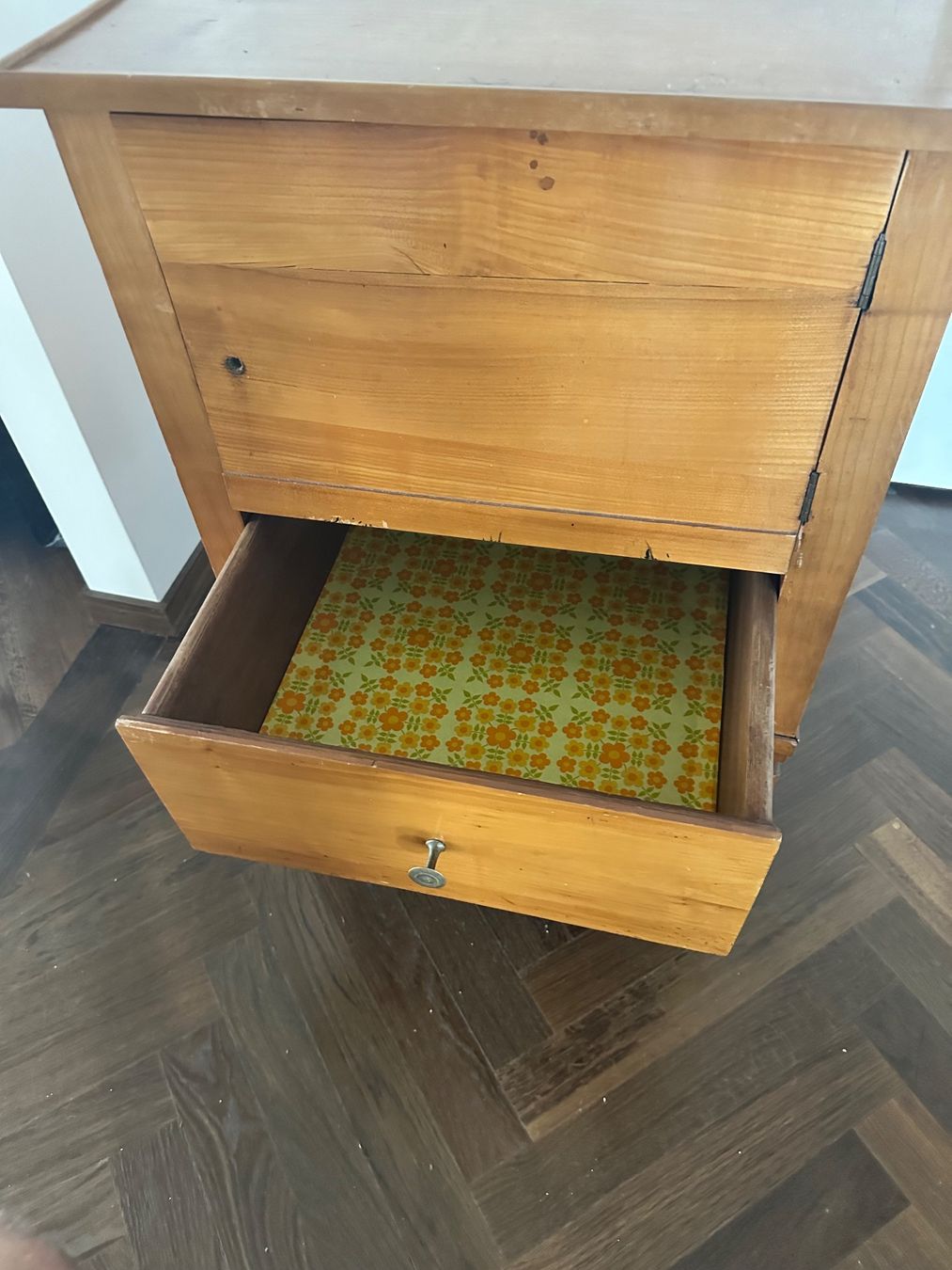 Cassettiere: Antikes Kleinmöbel aus Holz – Usato da Basel venduto da del_xr2h 2
