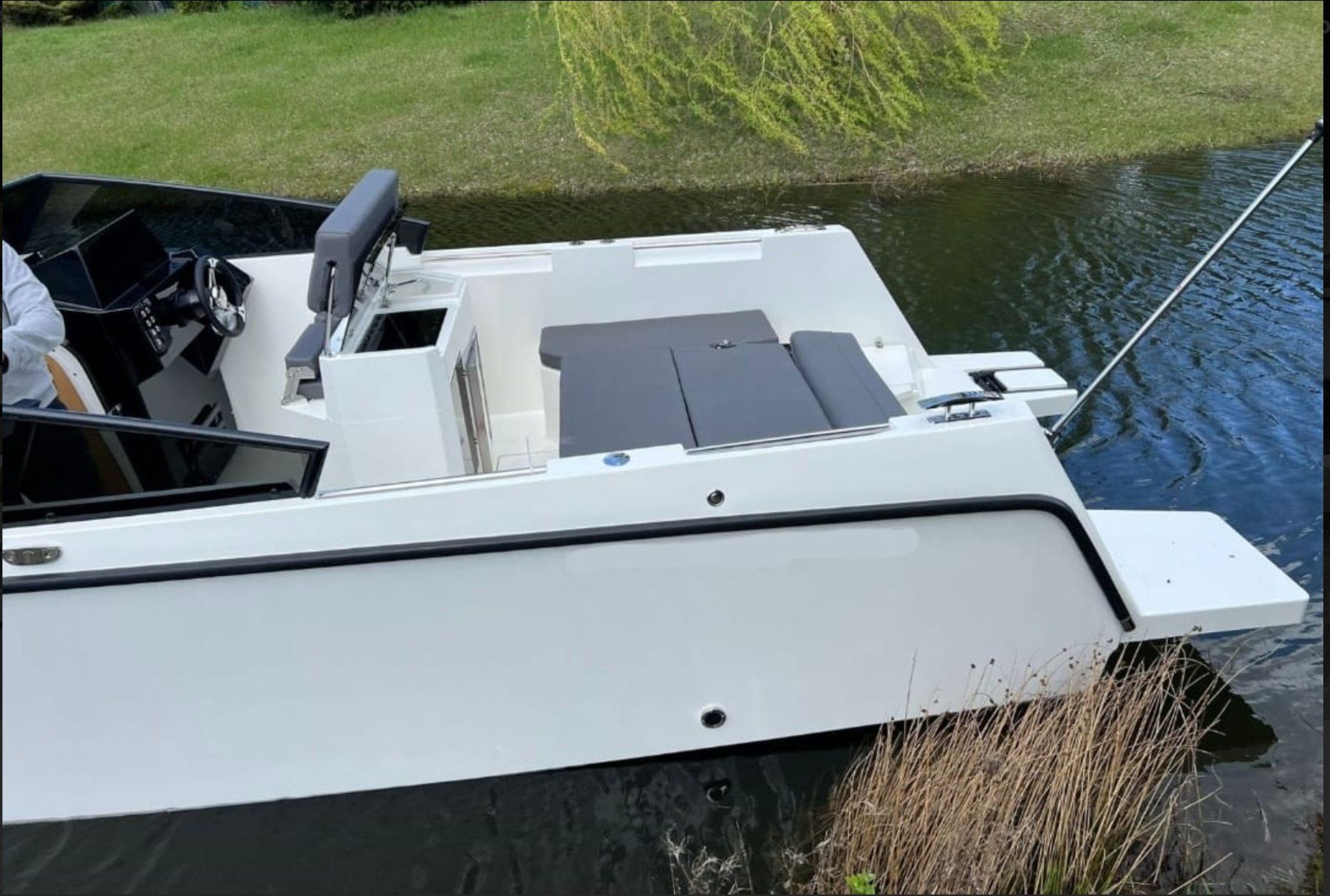 Boote: Neues Boot mit Kabine und WC – Neu und originalverpackt aus Quartino von 5franc 2