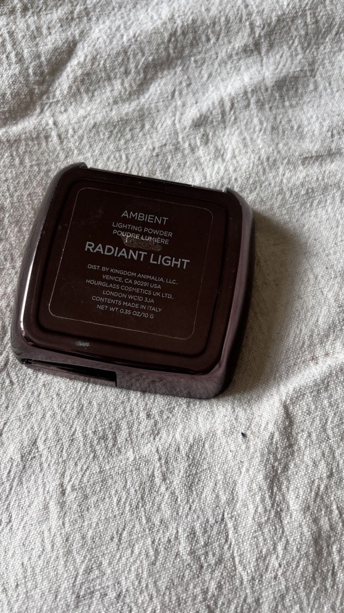 Make-up: Hourglass Ambient Radiant Light – Usato da Zürich venduto da Colorazul 2