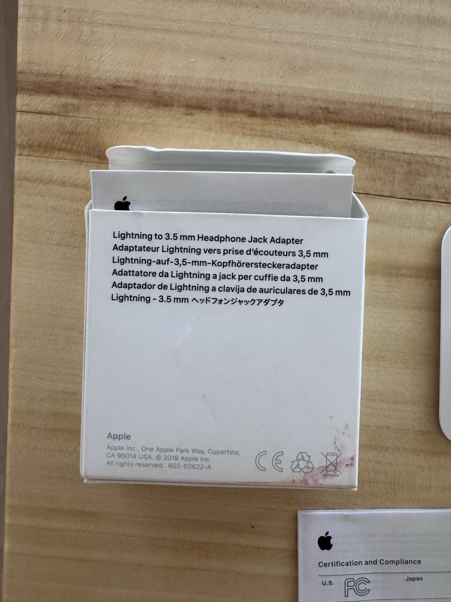 Apple Laufwerke & Adapter: Apple Lightning to 3.5mm Headphone Jack Adapter NEU – Neu (gemäss Beschreibung) aus Bülach von icebelt 1