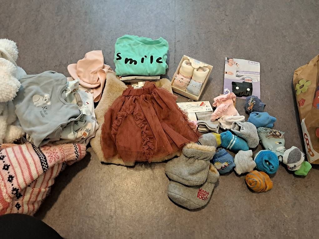 Lotti & Set di vestiti: Mädchenkleider von 68 bis 80 – Usato da Kloten venduto da manuelaschuler05 4
