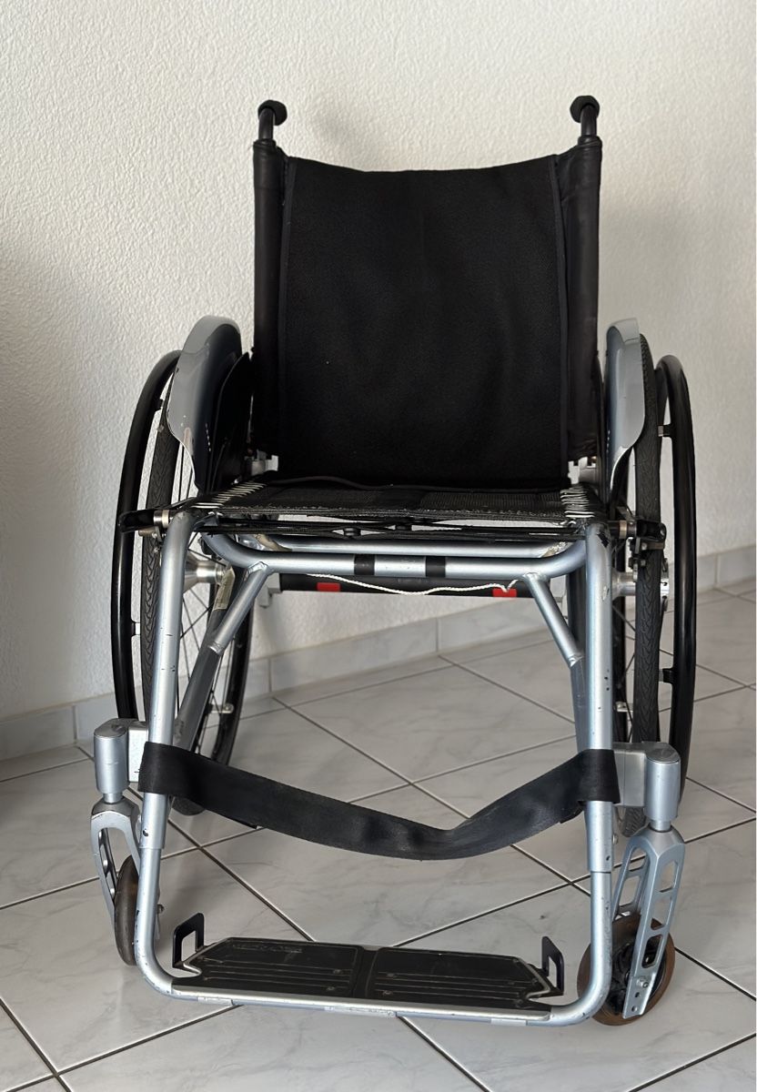 Sedie a rotelle: Proactiv Speedy Rollstuhl AF4.4 – Usato da Schübelbach venduto da Kandija 2