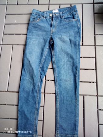 Jeans, Grösse 146, neuwertig für den Frühling!