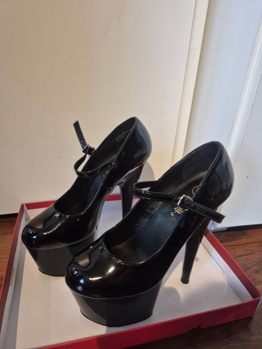 Scarpe da donna: Pleaser Highheels NEW – Nuovo e nell'imballaggio originale da Wädenswil venduto da Virginia96 1