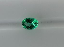SMARAGD  bläulich/grün  oval  0.085cts  Ural / Sibirien