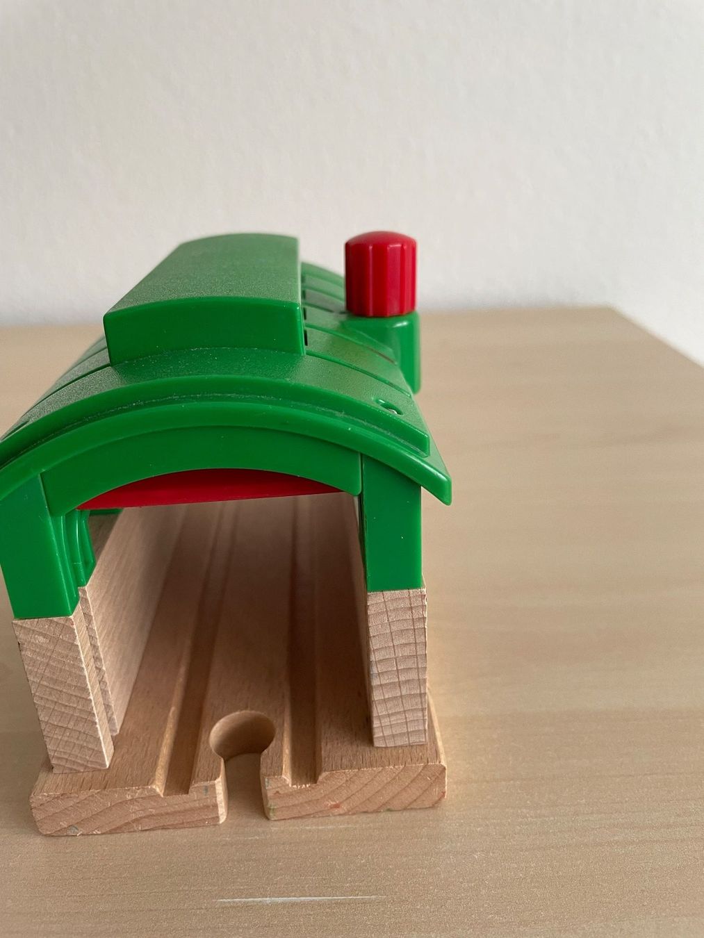 Brio Giocattoli: Brio Lokschuppen mit Rolltor – Usato da Wettingen venduto da lili_66 1