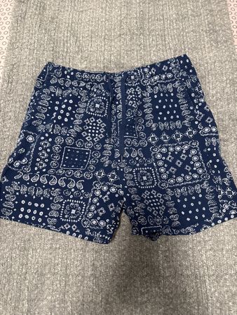 Short GAP bleu marine, motif paisley, taille L, Été!