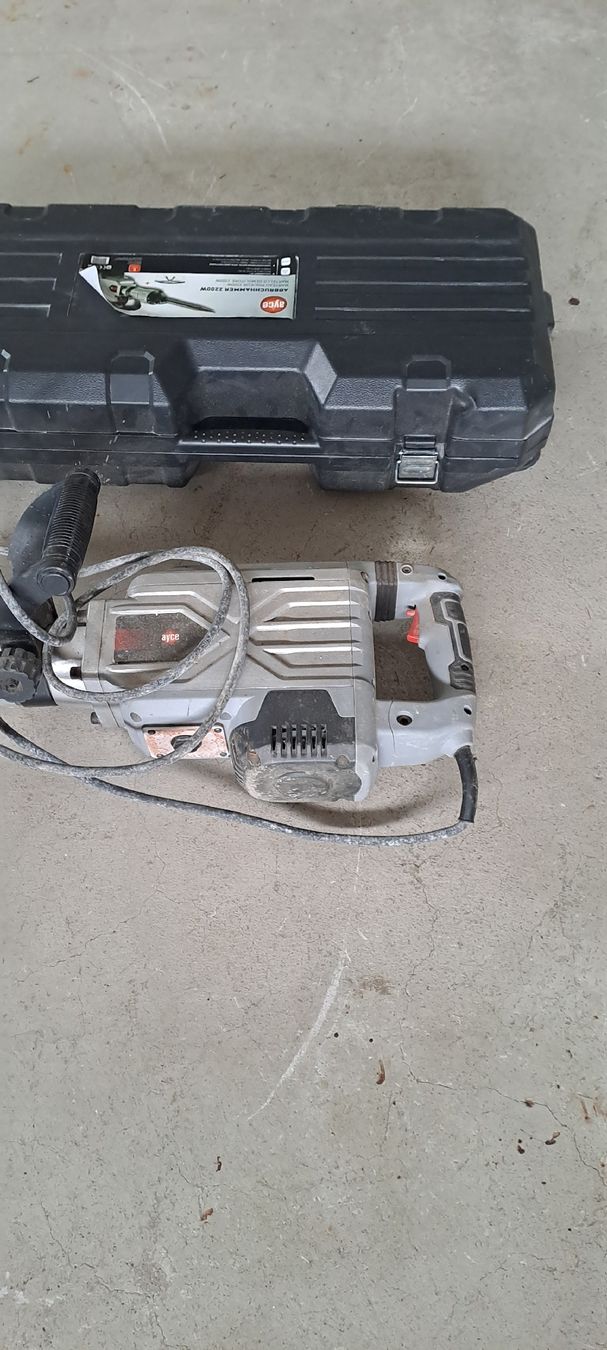Tutti gli attrezzi: Abbruchhammer AYCE 2200W mit Koffer – Usato da Buttikon SZ venduto da Bavegna99 3