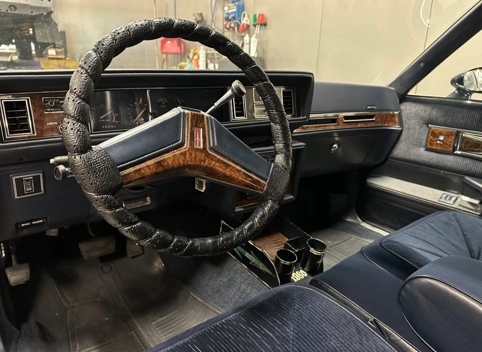 Oldsmobile Automobili: Oldsmobile Cutlass Coupe 5.0 V8 – Usato da Flühli LU venduto da Overland_Motors 3