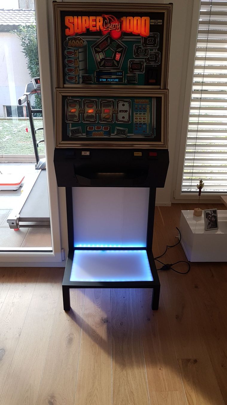 Slot Machine: Super cherry 1000 – Usato da Bremgarten AG venduto da Venez01