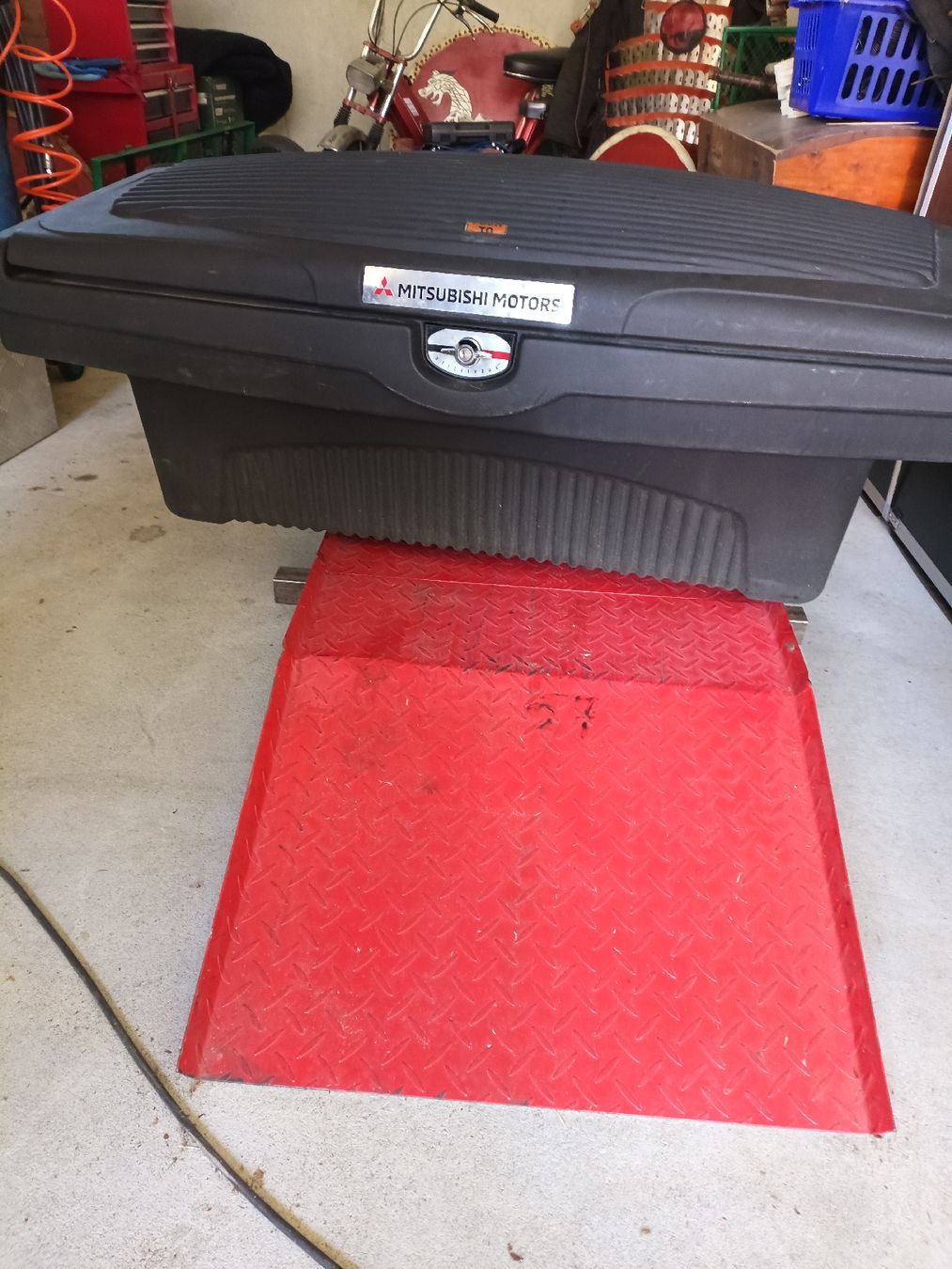 Autres accessoires p. véhicule: Pick Up Ladeflächenbox Kunststoff Box  – D'occasion à Beinwil am See par raf_f828