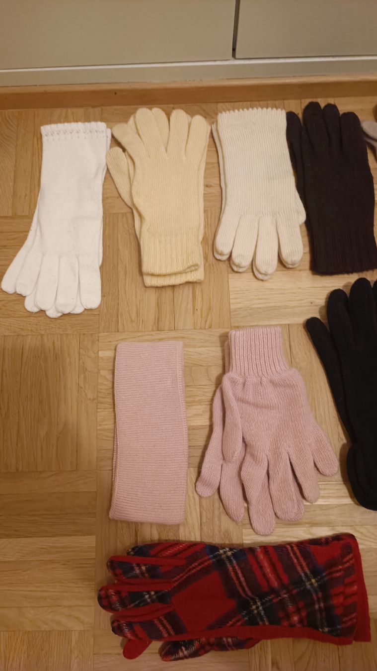 Guanti & manicotti: Set 20 Paar Damen-Handschuhe textil, kurz – Usato da Baden venduto da zuppel 3