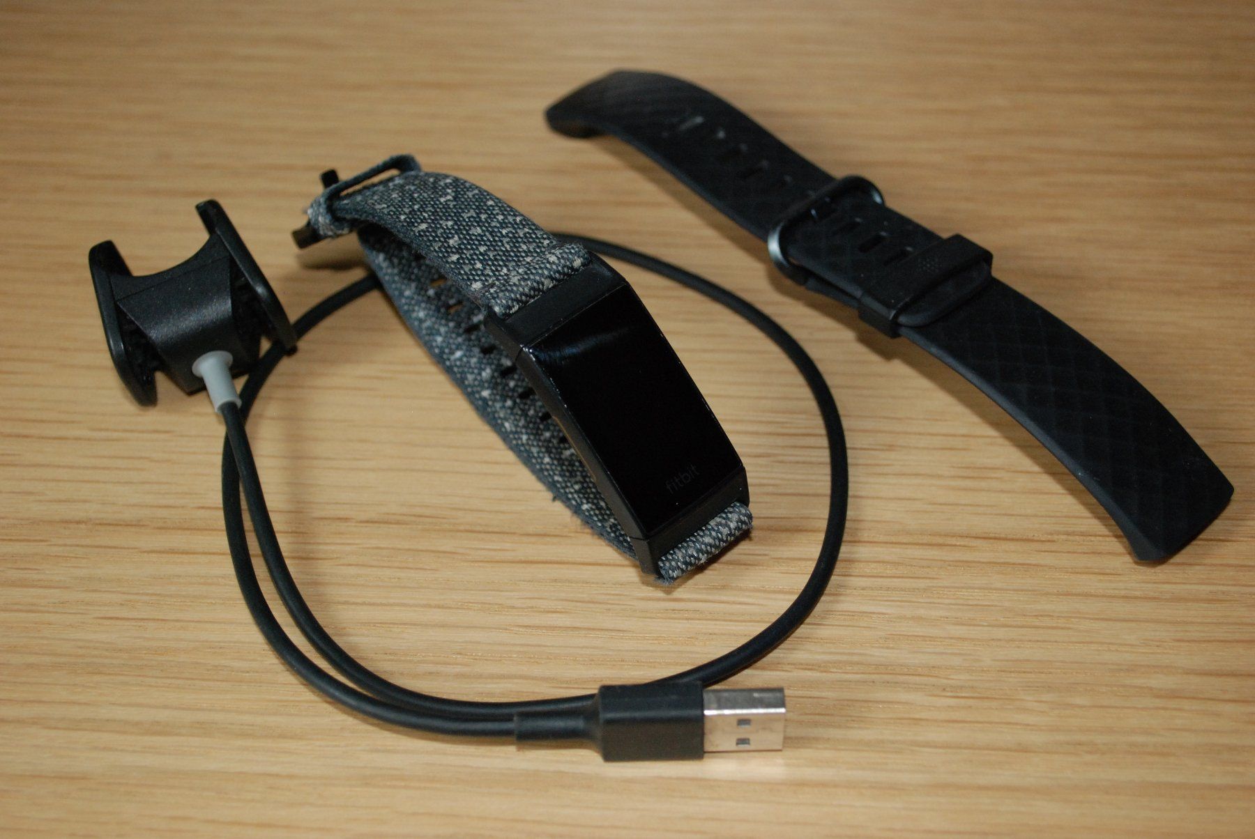 Fitbit Montres: Fitbit Charge – Défectueux à Emmenbrücke par Relio 6