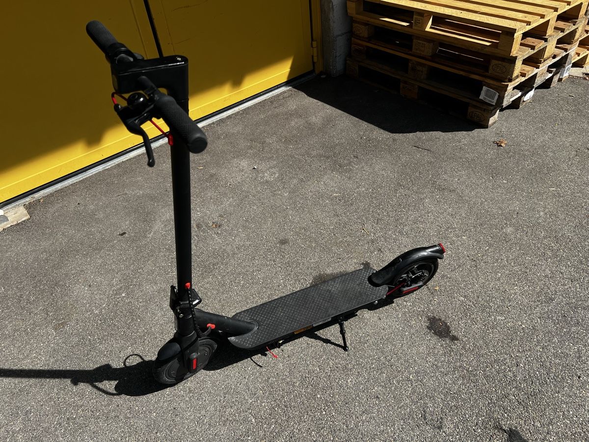 Scooter: E-scooter ohne akku – Difettoso da Neftenbach venduto da losche187