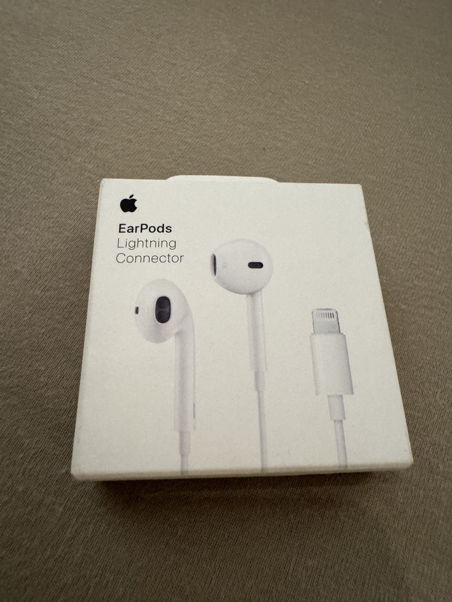 Apple Casques audio:  Apple EarPods  – Neuf avec emballage d'origine à Urdorf par Tina_a