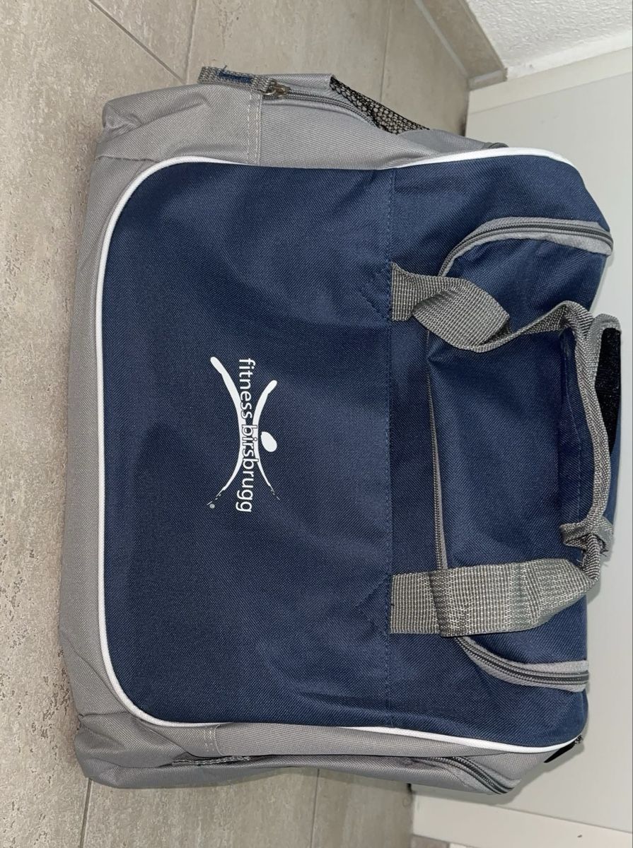 Taschen: Sporttasche  – Neu (gemäss Beschreibung) aus Hunzenschwil von ede_h8tt