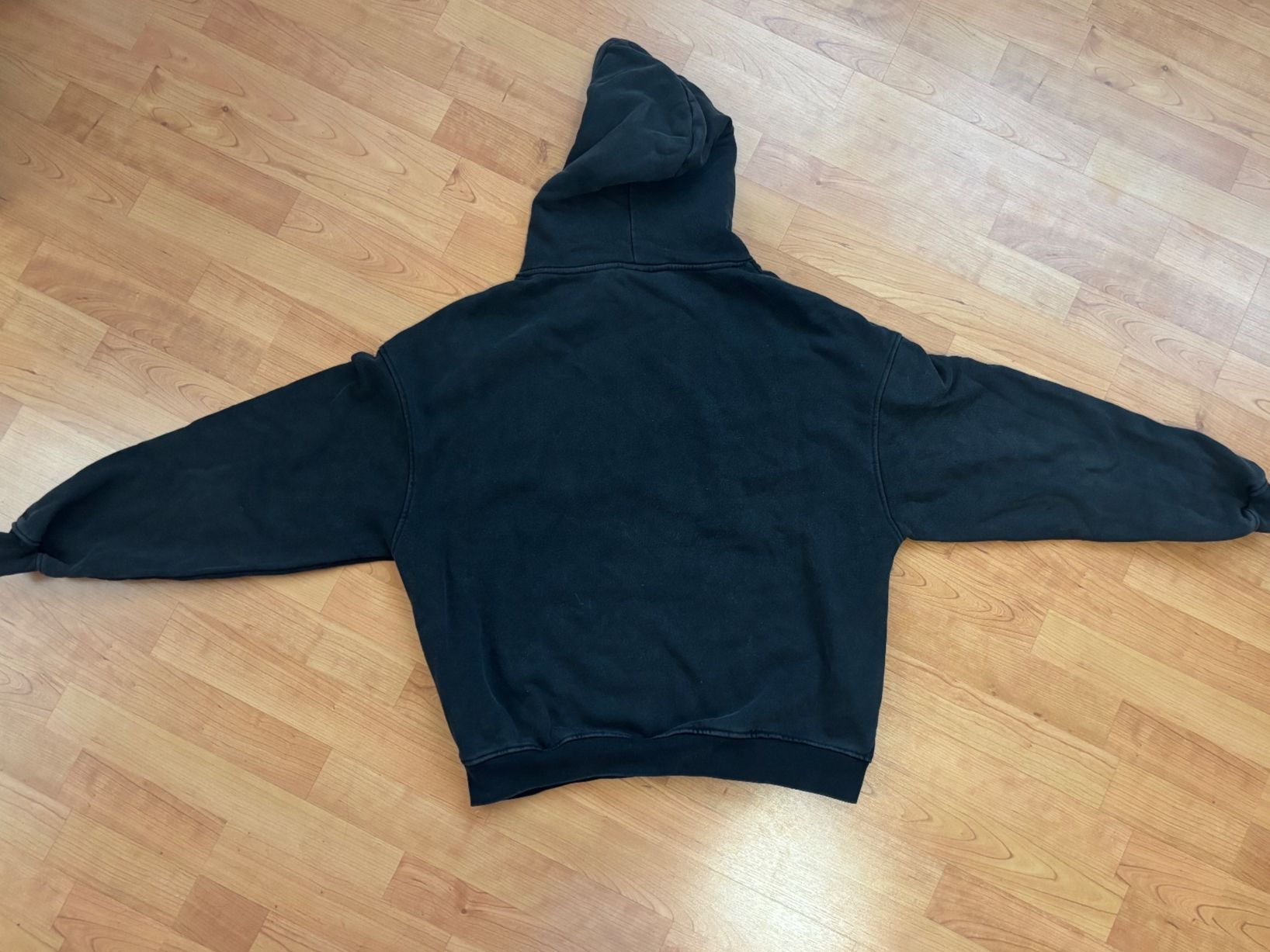Pullover & Sweatshirts: Oversized Hoodie Damen Favela Gr. M – Gebraucht aus Wenslingen von sal_58dr 1
