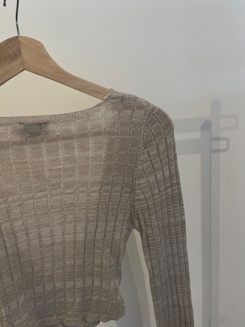 Na-kd Top: Crop top à manche longue, col cache-cœur – Usato da Savagnier venduto da taianab 5