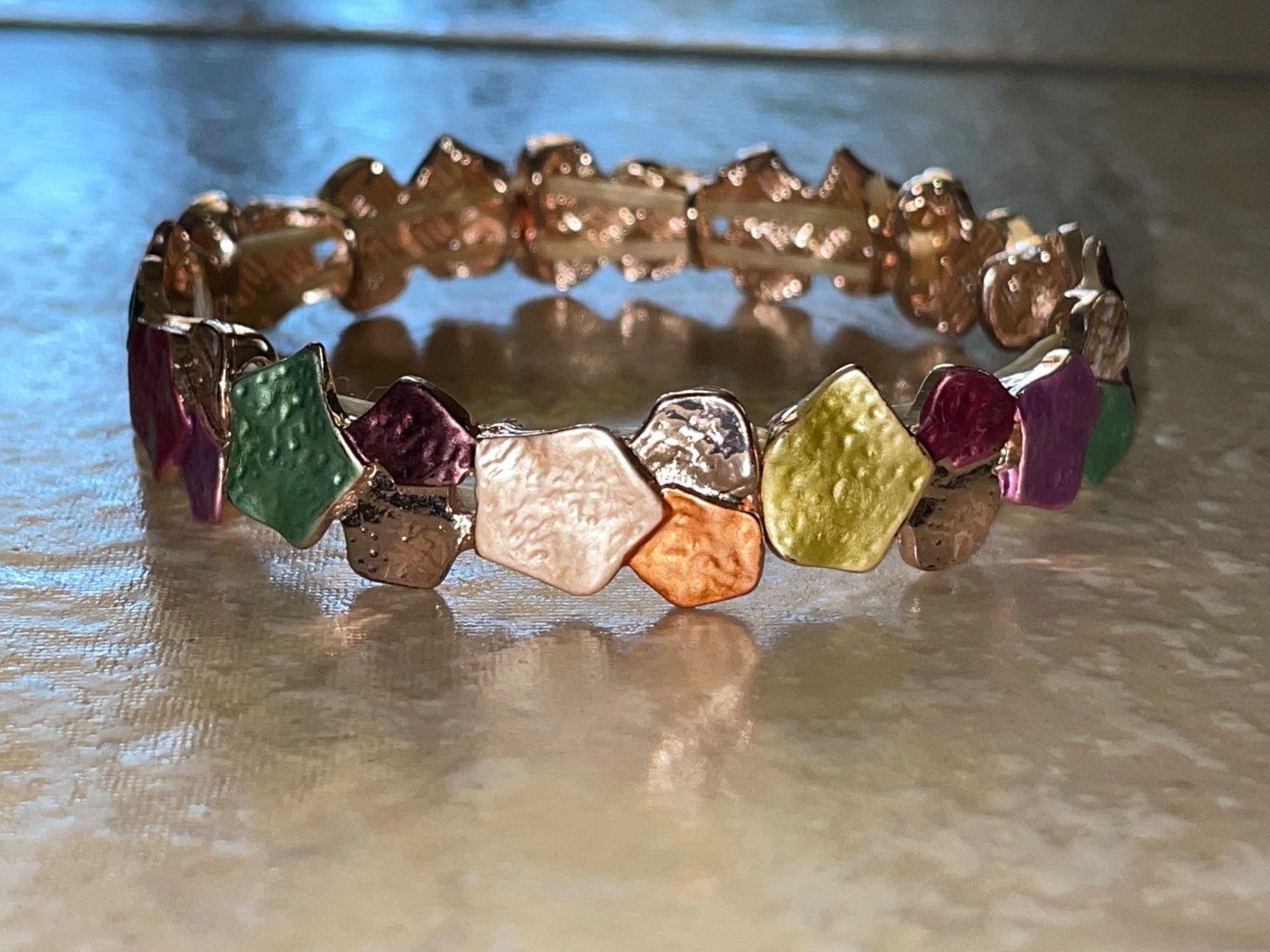 Armbänder & -reifen: Armband elastisch mehrfarbig goldfarben – Gebraucht aus Adlikon b.Regensdf von SimoneO01 2