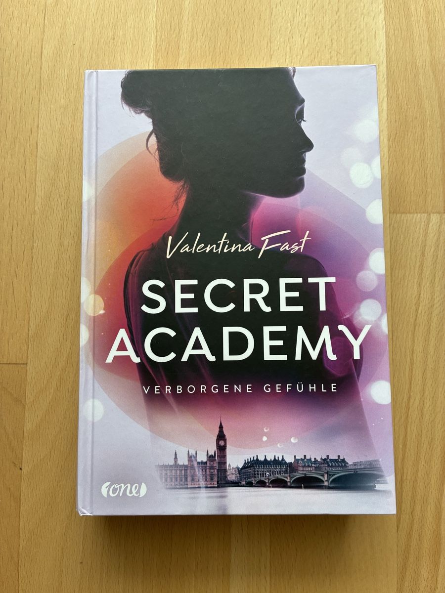 Libri: Secret Academy von Valentina Fast – Nuovo (secondo la descrizione) da Zwingen venduto da lar_m9ng