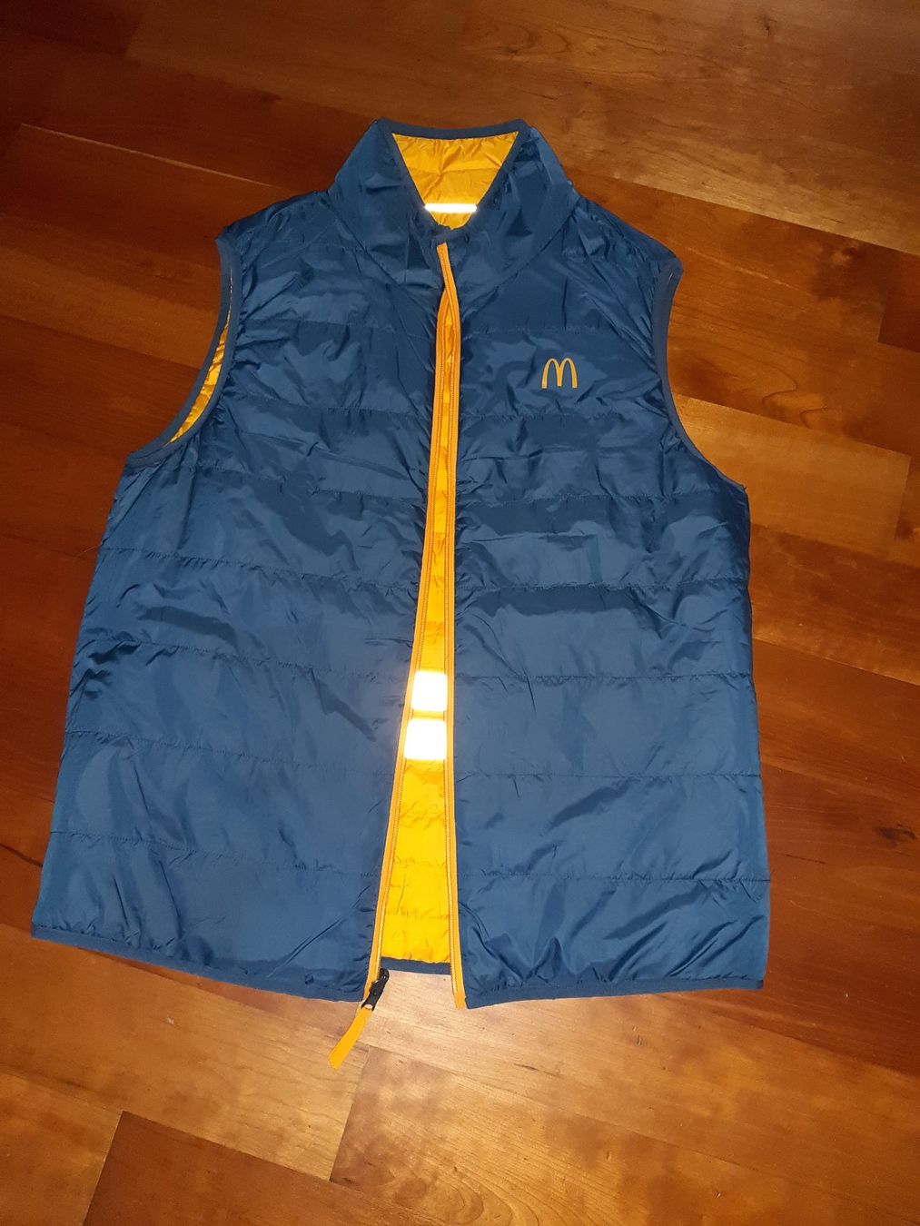 Gilets & Westen: Original MCDonalds Weste/Gilet – Gebraucht aus Altstätten SG von Tschuppben