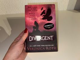 NOVEL: Veronica Roth, Divergent