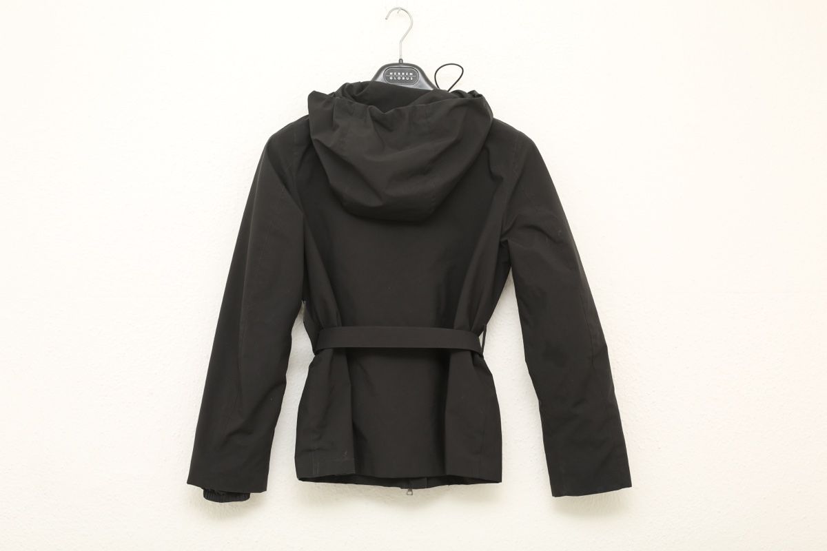 Prada Giacche: Prada Black Belted Jacket - Timeless Style, Size 42 IT – Usato da Zürich venduto da Mariia_burlachenko 8