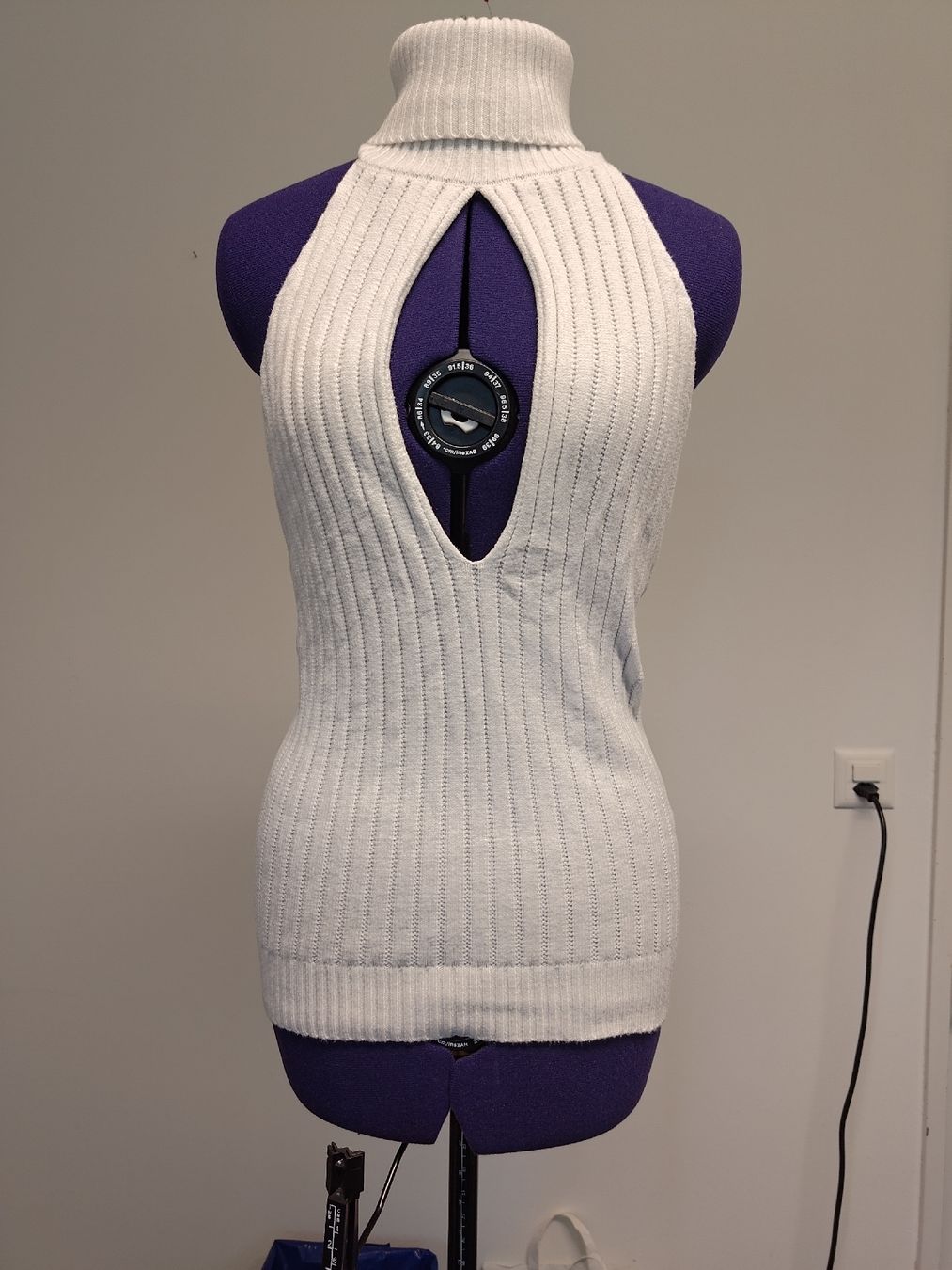 Top: virgin killer top grösse M – Usato da Schwerzenbach venduto da VityaCrafts