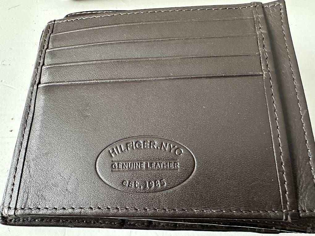 Portafogli: Tommy Hilfiger Eton CC  – Usato da Abtwil SG venduto da Riono-01 2