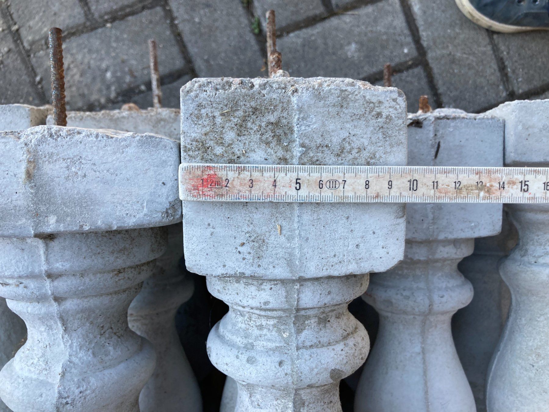 Geländer: Beton-Balustraden – Neu (gemäss Beschreibung) aus Eschenbach SG von Cswiss229 5