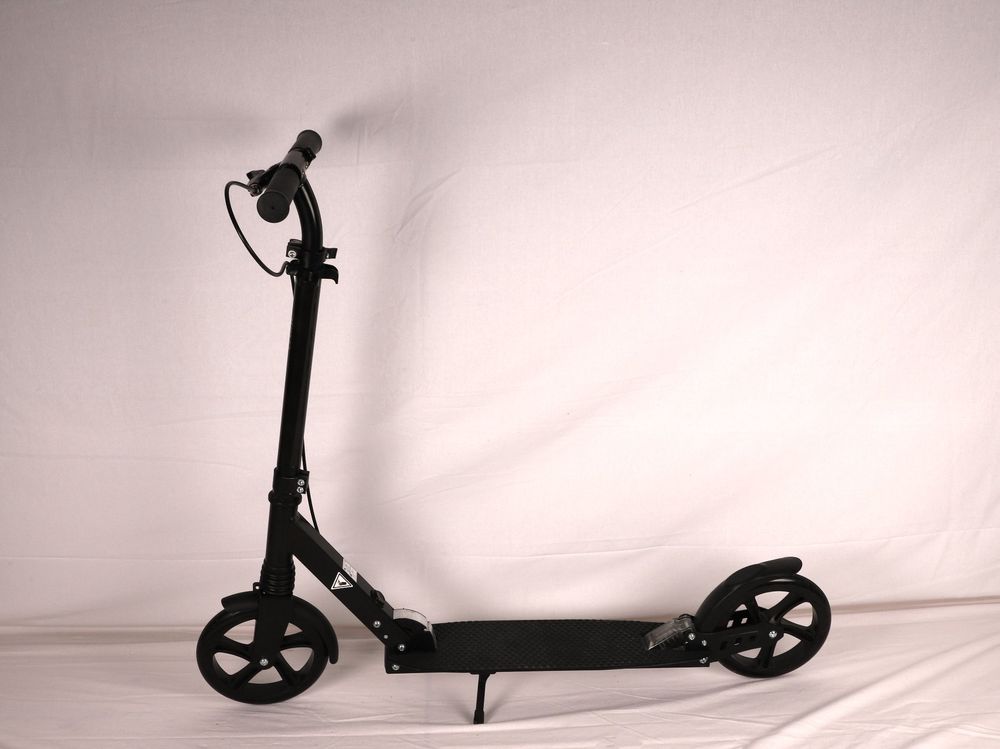 Scooter Pliable Adulte/enfant Crane - Cadre Alu, Roues 200mm, Suspension, Capacité 100 Kg, Blanc