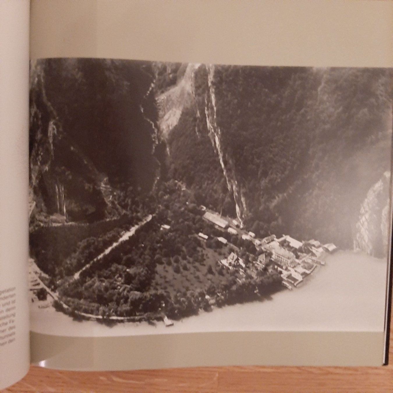 Libri: Flugbild Uri – Usato da Zürich venduto da Philotimo 1
