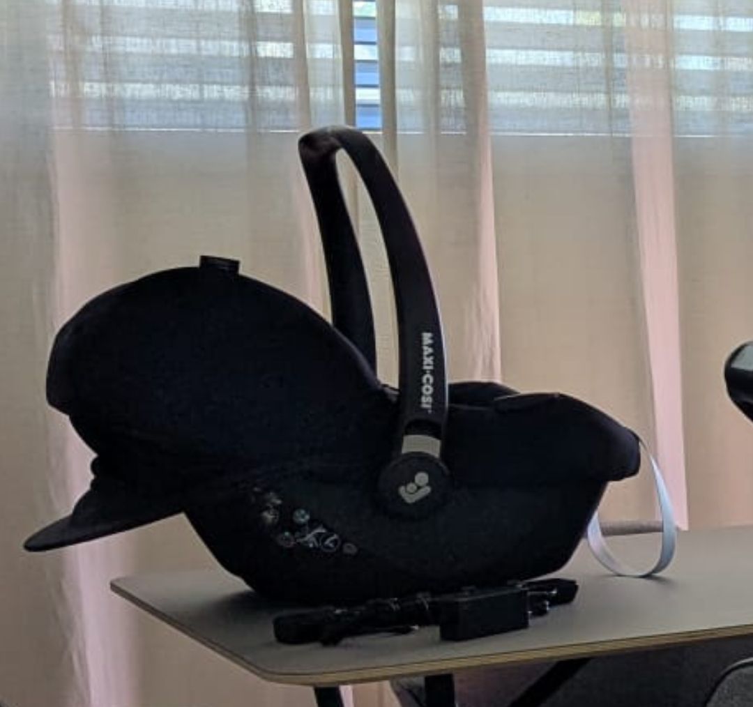 Maxi-Cosi Auto-Kindersitze: maxi cosi + die basis isofix – Neu (gemäss Beschreibung) aus Immensee von Joya974