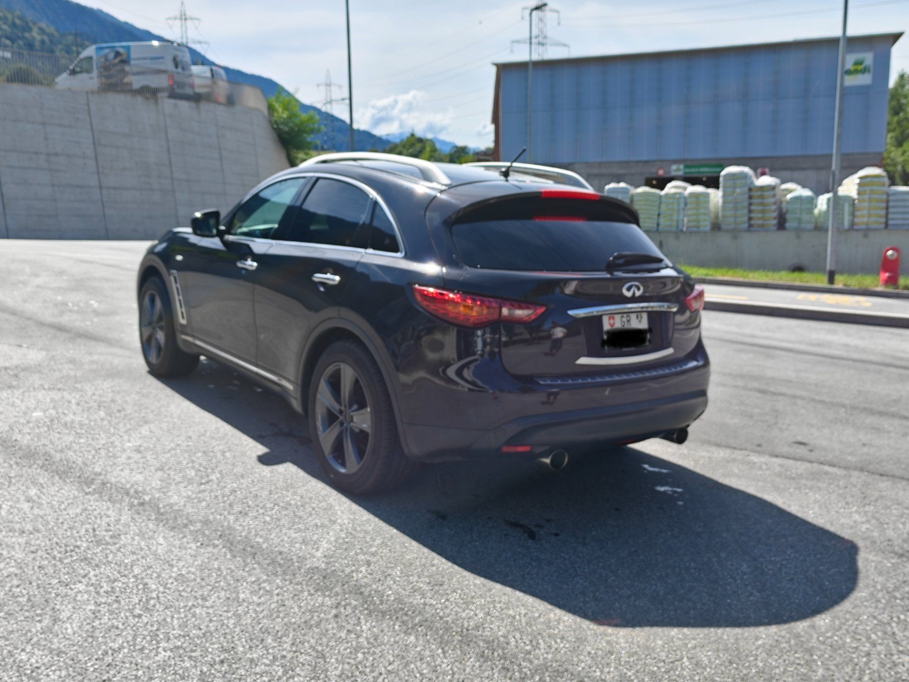 Infiniti Autos: Infiniti FX 30D – Gebraucht aus Chur von TheGarage 2