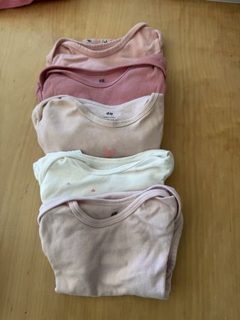 Bodys 92 kurzarm und Trägerbodys