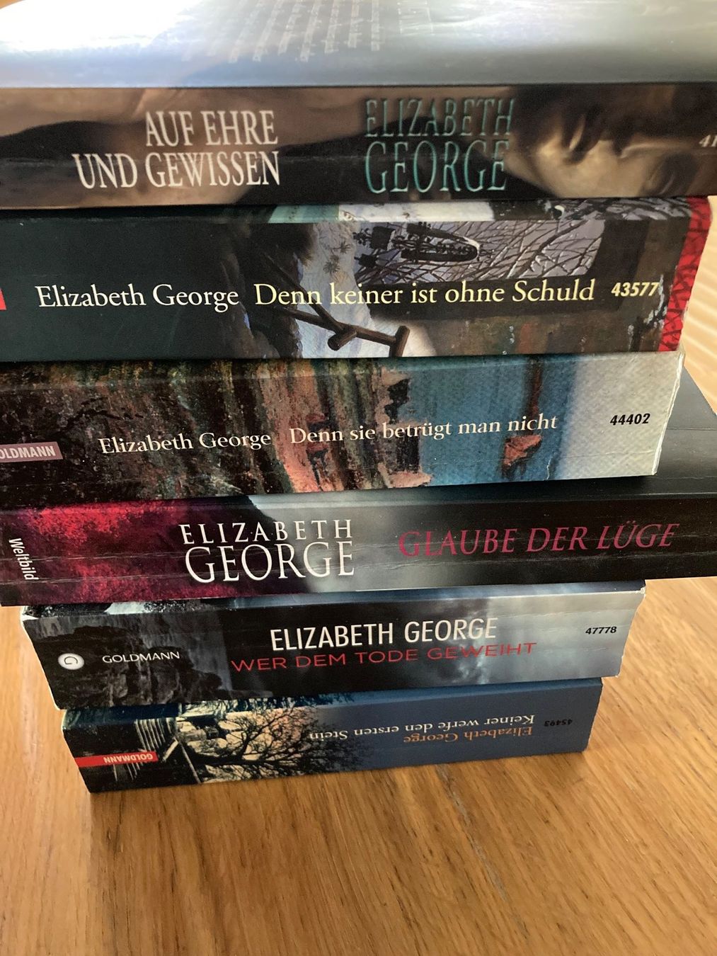 Libri: 6 Krimis von Elizabeth George – Usato da Winterthur venduto da mailer57 8