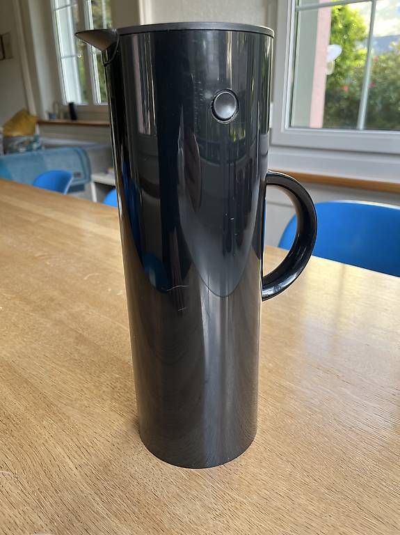 Stelton Teiere: Stelton Thermoskanne schwarz – Usato da Schlieren venduto da kasuemir 2
