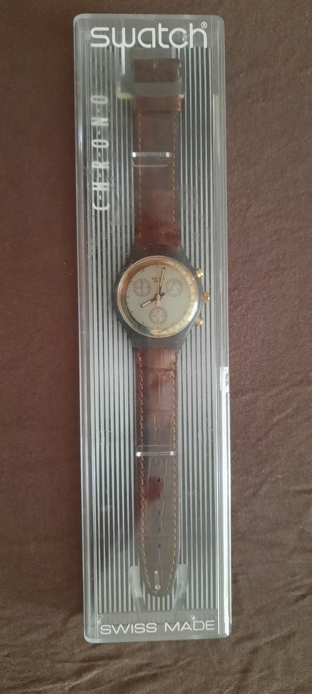 Swatch Orologi: Swatch Chrono Goldfinger – Nuovo e nell'imballaggio originale da Zürich venduto da Accuchek 5