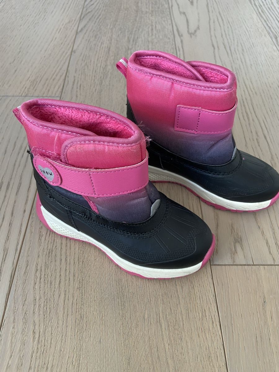 Scarpe per ragazzi: Winterstiefel Mädchen 27 – Usato da Arbedo venduto da Greg2hand 1